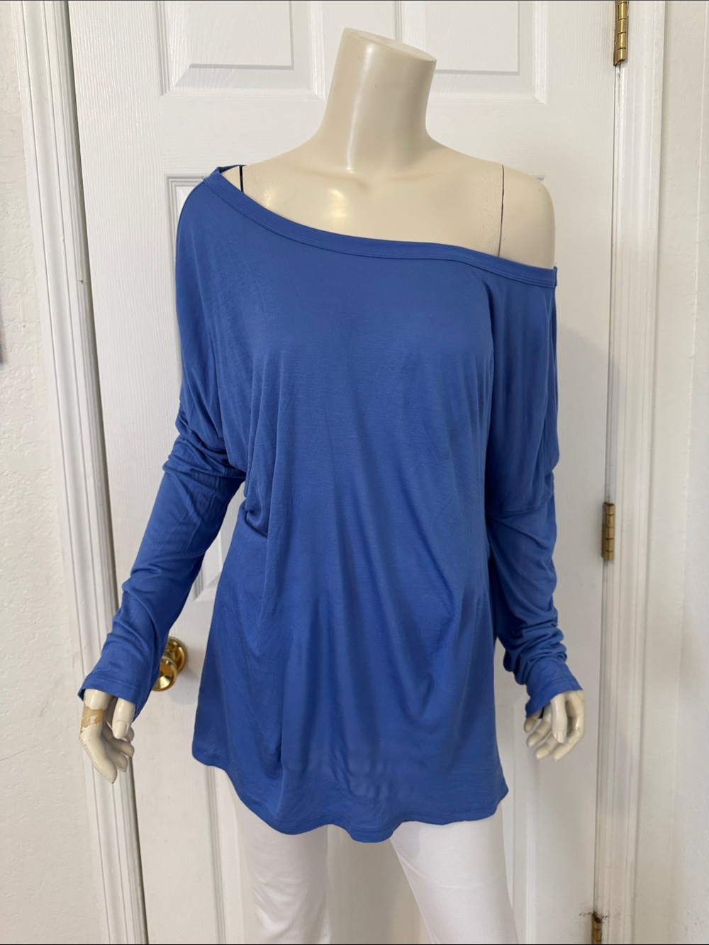 NUX Off-Shoulder Long Sleeve Top in Blue